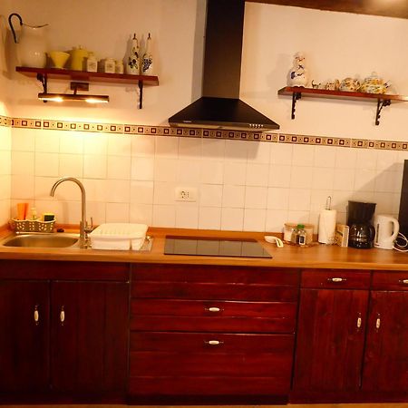 Casa Istriana Nona Pina Villa Kaštelir Kültér fotó