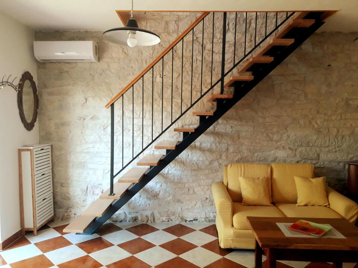 Casa Istriana Nona Pina Villa Kaštelir Kültér fotó