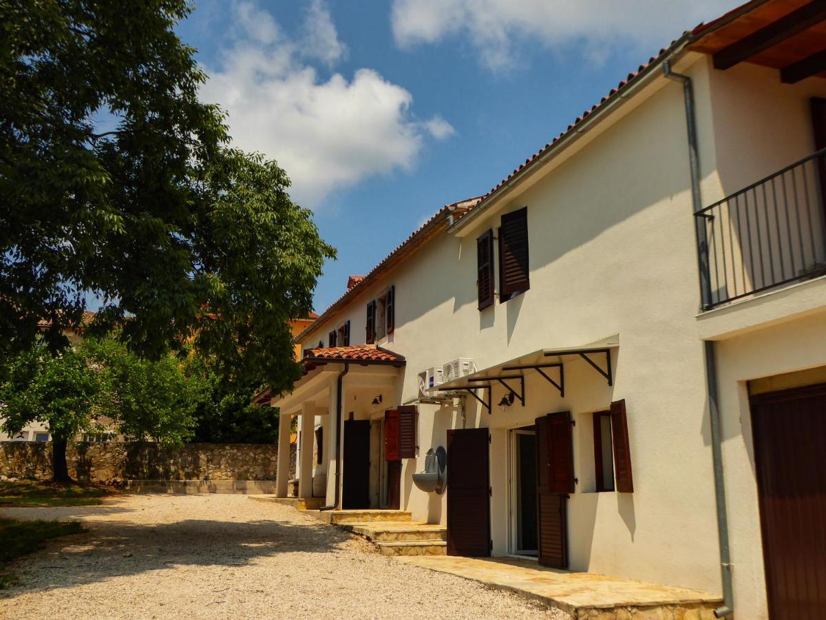 Casa Istriana Nona Pina Villa Kaštelir Kültér fotó